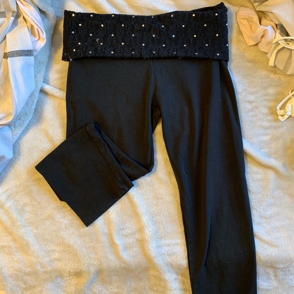 Victorias Secret Yoga copped leggings - Picture 2 of 2